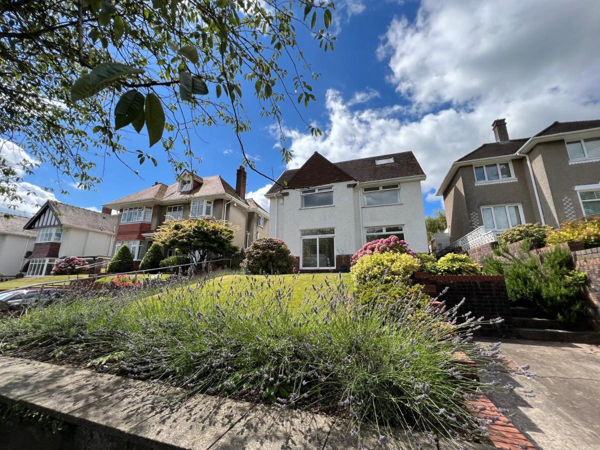 Gower Getaway - Parking & Ensuite Holiday home *