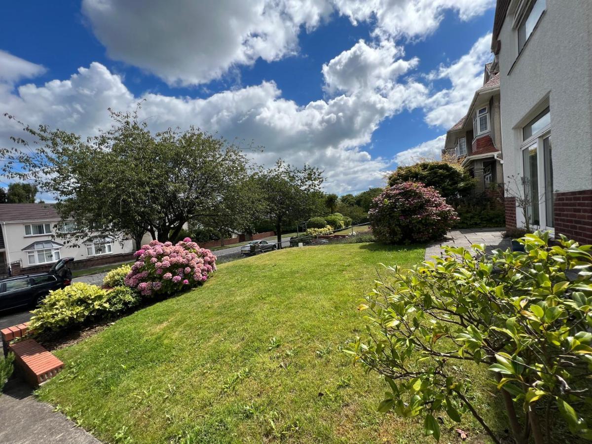 Gower Getaway - Parking & Ensuite Holiday home *