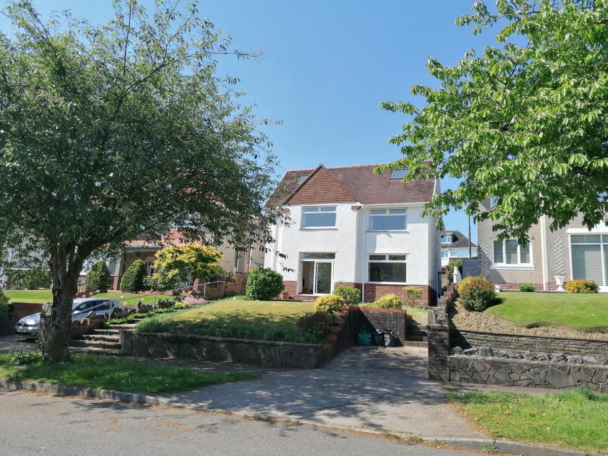 Gower Getaway - Parking & Ensuite Holiday home *