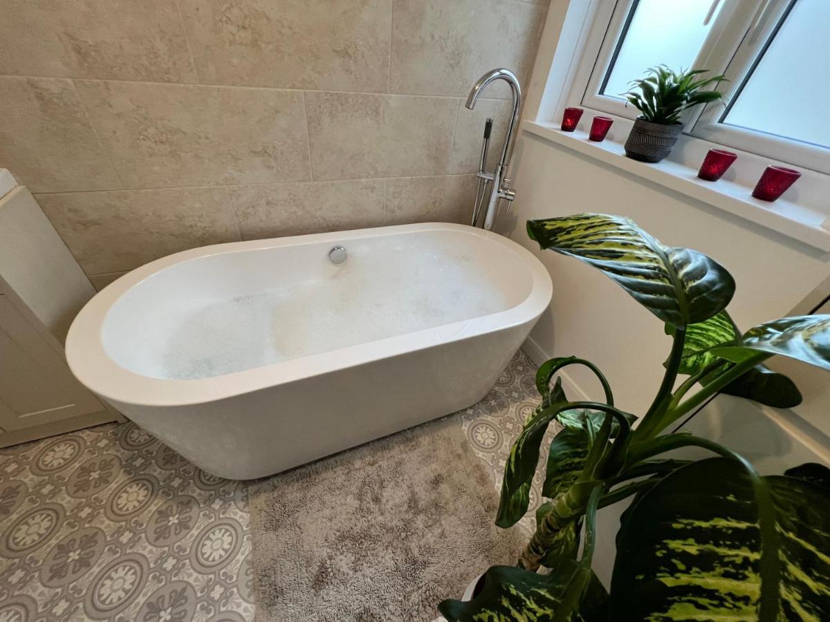 Holiday home Gower Getaway - Parking & Ensuite *